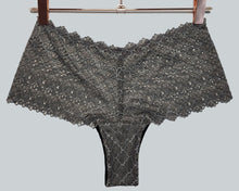 Lade das Bild in den Galerie-Viewer, Lace Hipster